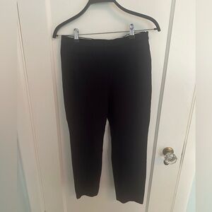 J Crew. Cropped navy Martie pant. Stretchy and tapered. Size 6.